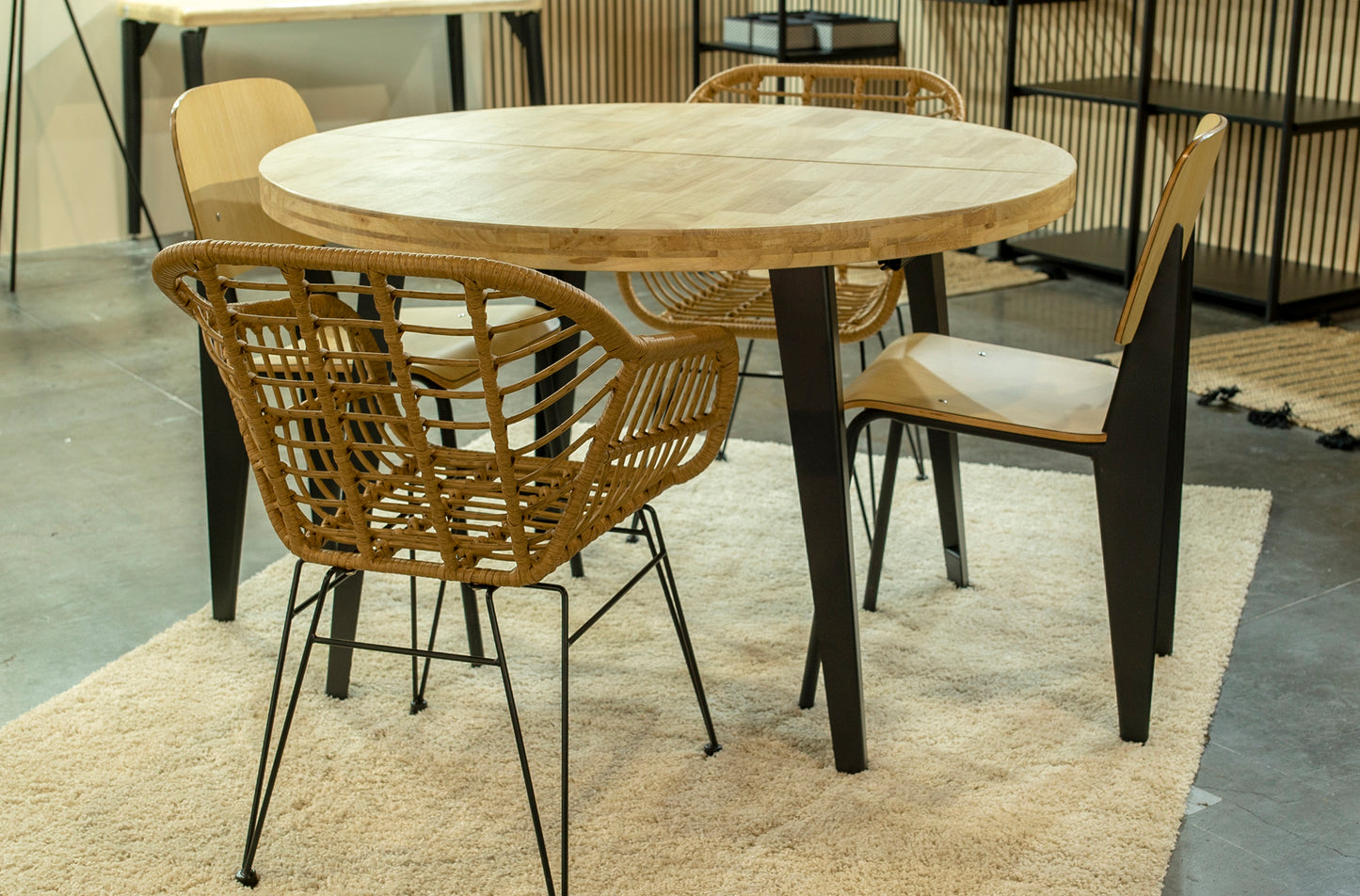 MESA COMEDOR REDONDA EXTENSIBLE PARÍS 120/160/200 CM ROBLE NORDISH / NEGRO