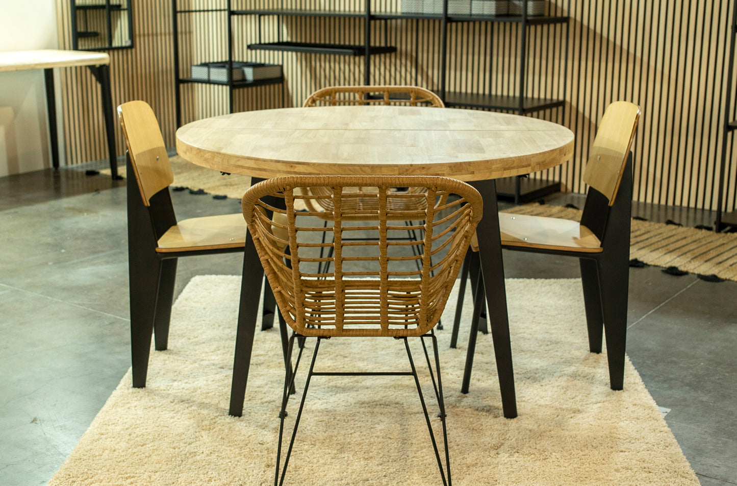 MESA COMEDOR REDONDA EXTENSIBLE PARÍS 120/160/200 CM ROBLE NORDISH / NEGRO