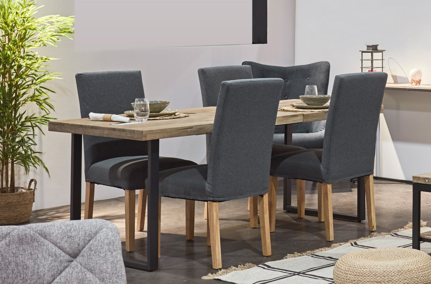 MESA COMEDOR EXTENSIBLE NIZA 140/180 x 80 CM ROBLE HONEY / NEGRO