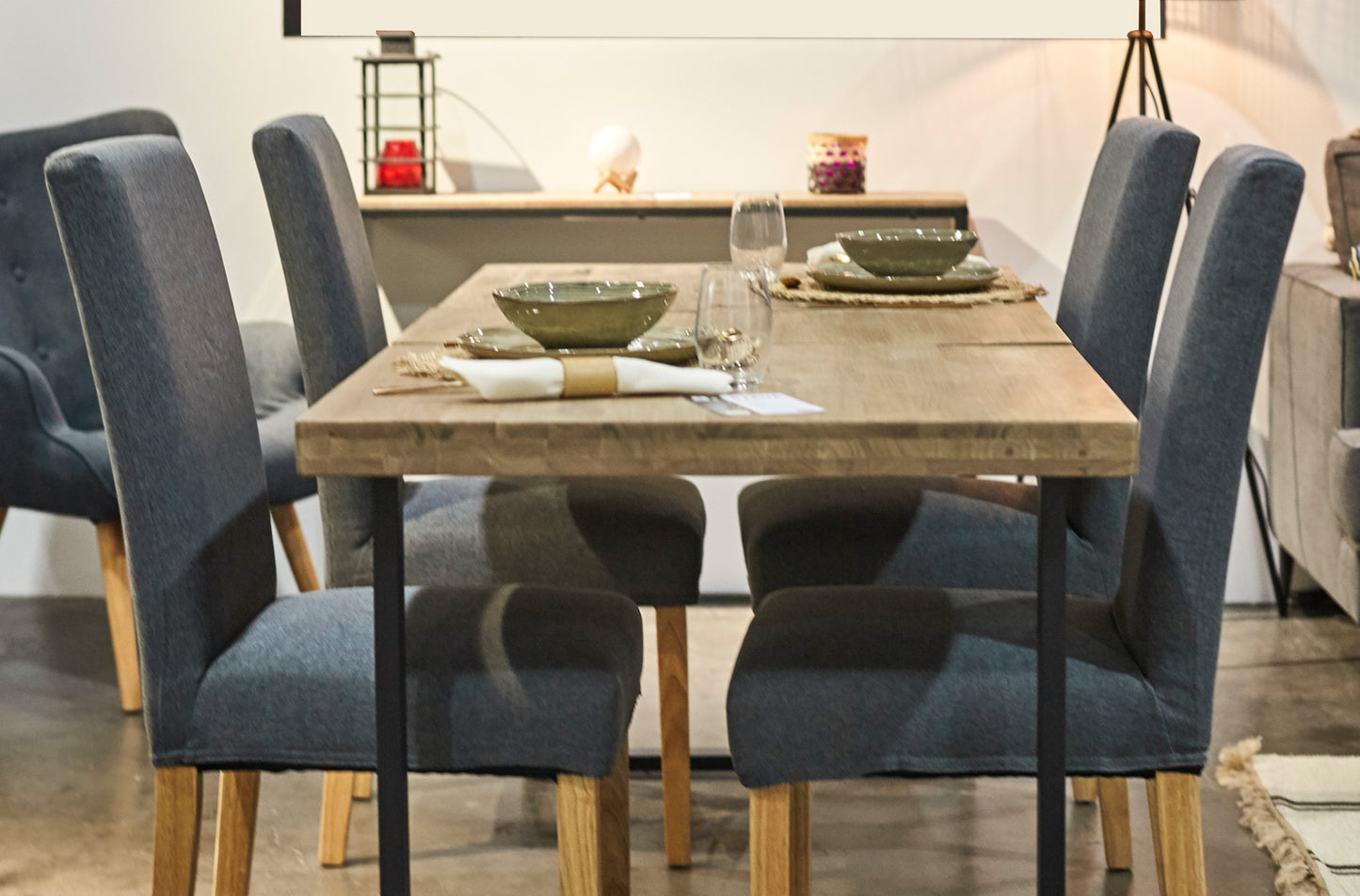 MESA COMEDOR EXTENSIBLE NIZA 140/180 x 80 CM ROBLE HONEY / NEGRO
