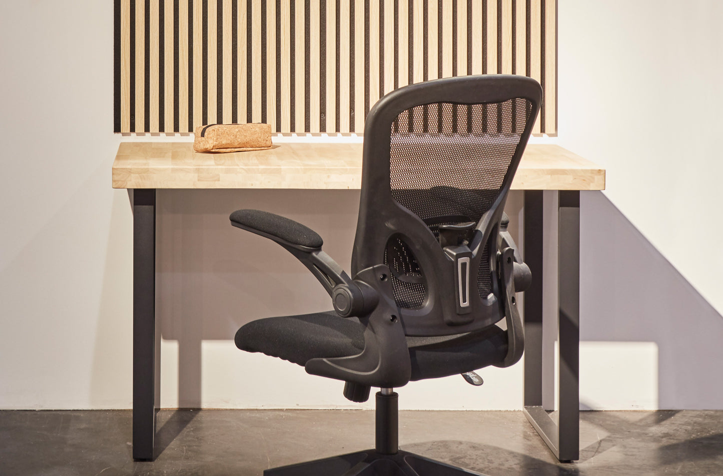 MESA ESTUDIO NEWTON 120 x 60 CM ROBLE NORDISH / NEGRO